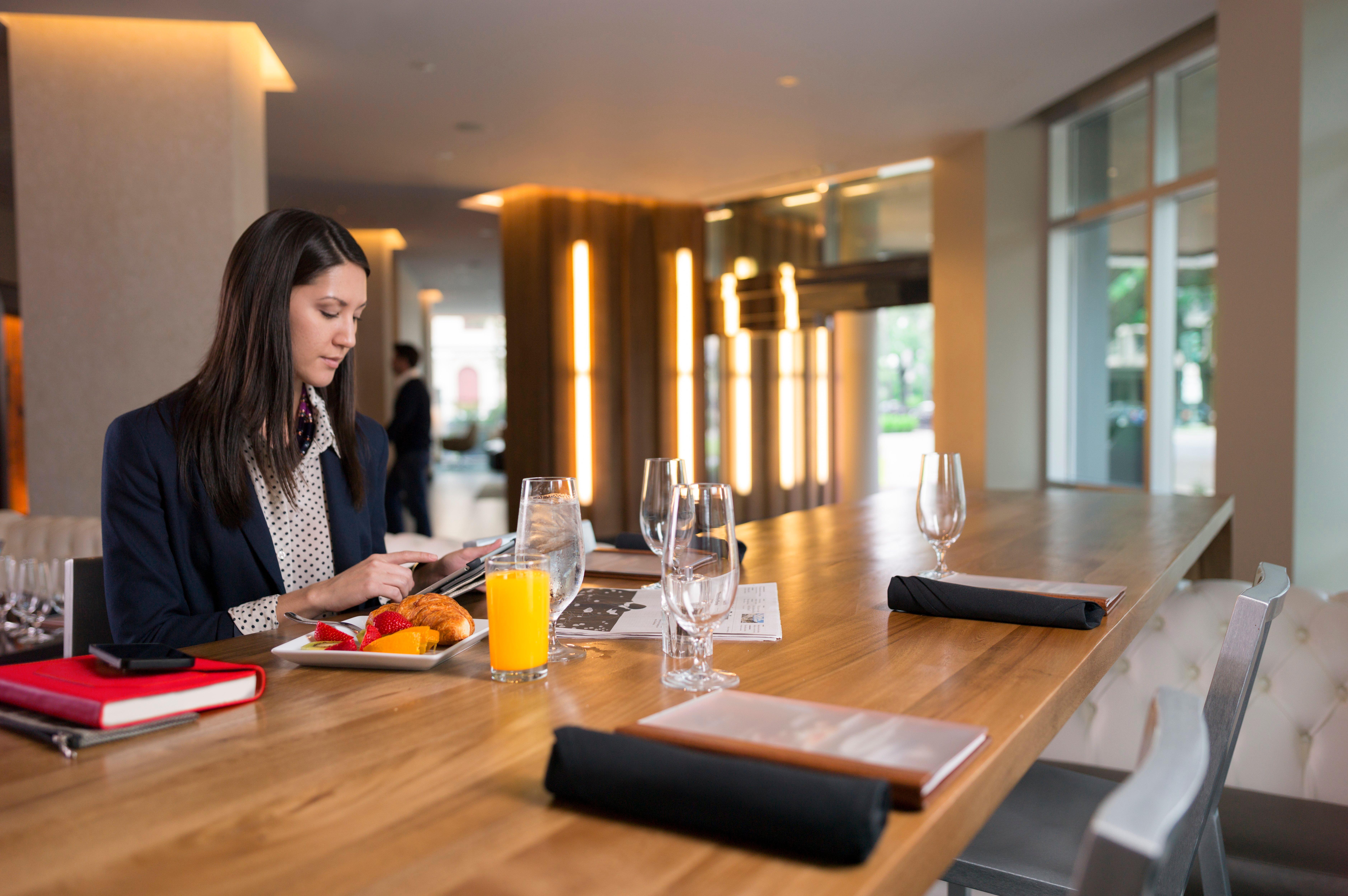 Hotel Indigo Naperville Riverwalk By Ihg Luaran gambar